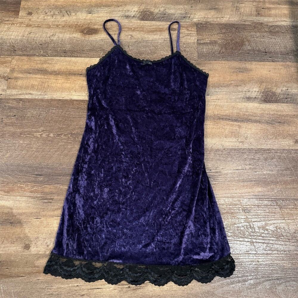 VTG Juliara Slip Dress Womens Size S Purple Crushed Velvet Black Lace Trim Mini